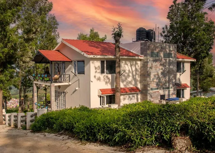 Stayvista At Villa Misty Oaks With Breakfast Ooty